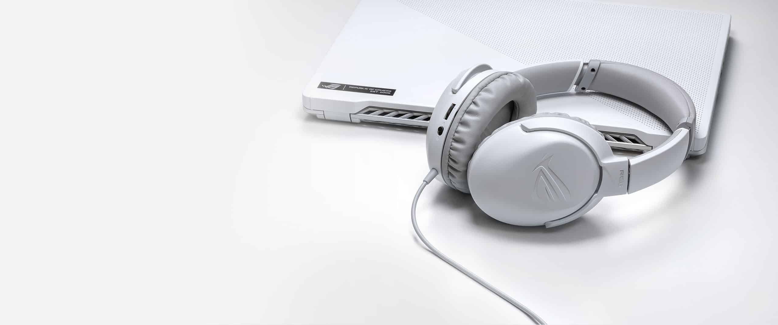 ASUS ROG Strix Go Core Moonlight White