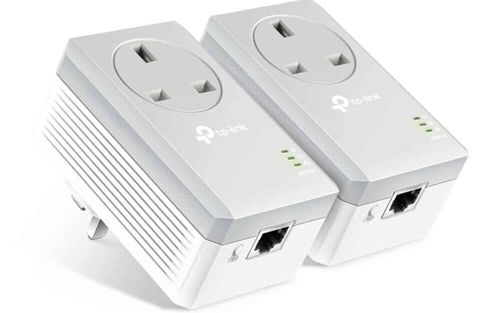 TP-LINK TL-PA4010P KIT Angled Front View