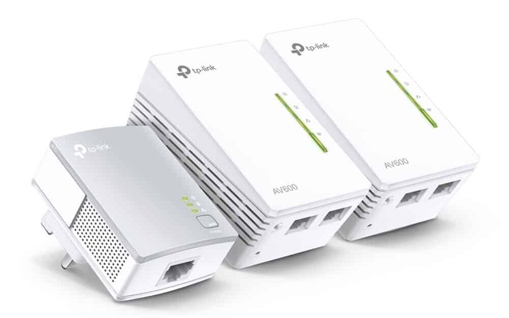 TP-LINK TL-WPA4220 TKIT Angled Front View