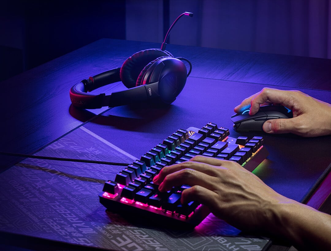 ASUS ROG Strix Go Cover View