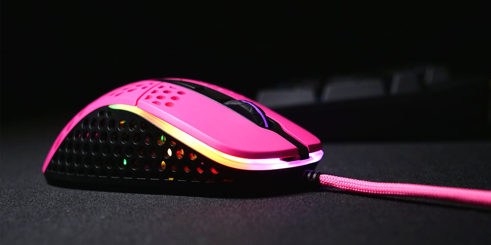 Xtrfy M4 RGB Pink