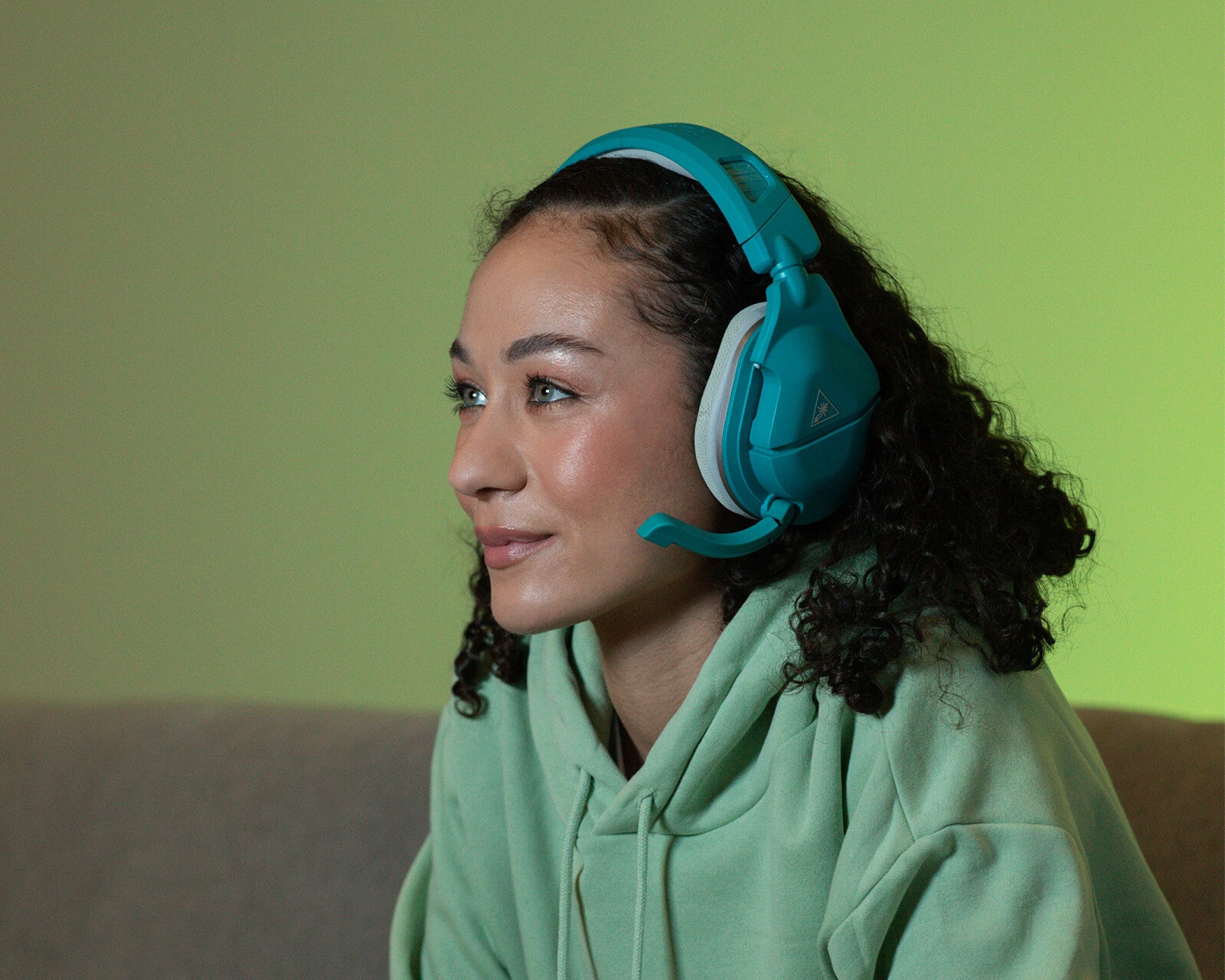 Turtle Beach Stealth 600 Gen 2 MAX Teal Lifestyle Image
