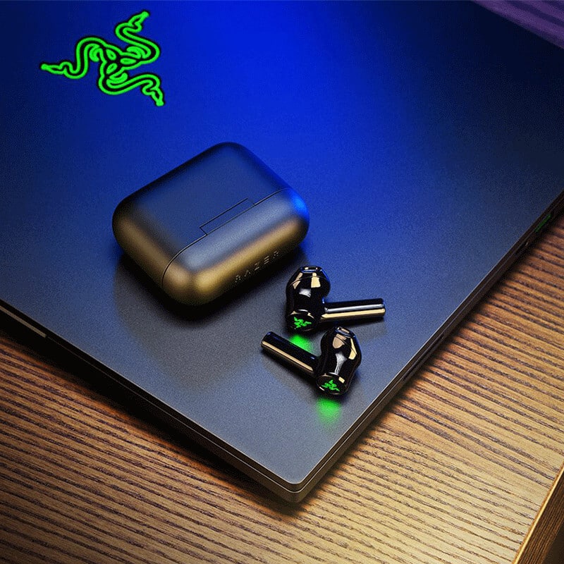 Razer Hammerhead X Lifestyle Image
