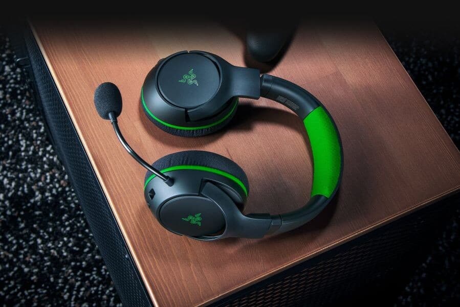 Razer Kaira for Xbox Black Lifestyle Image