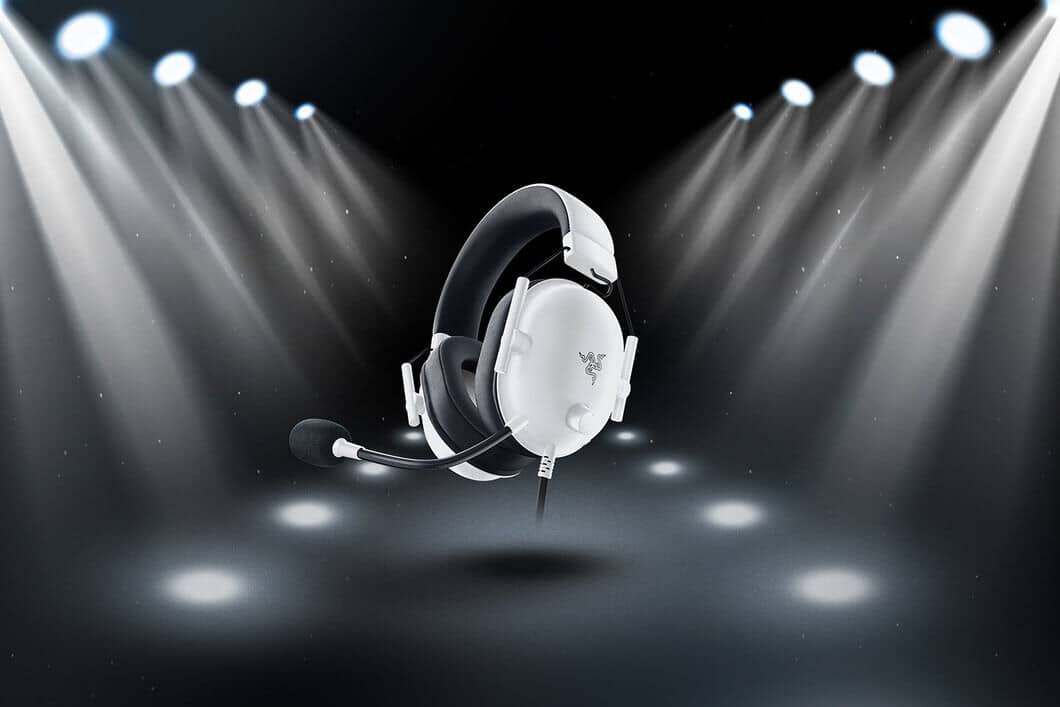 Razer Blackshark V2 X White Lifestyle Image