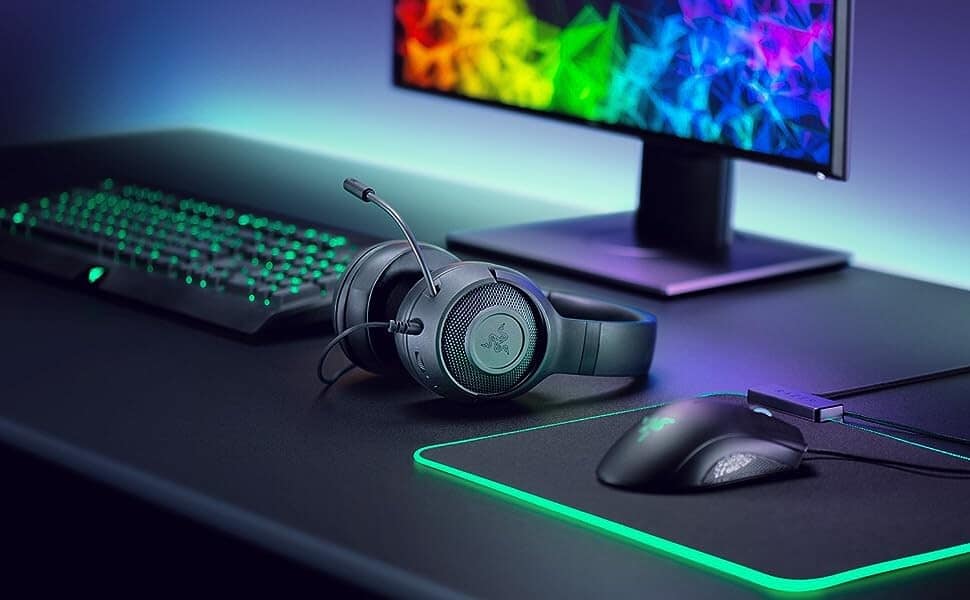 Razer Kraken X Lite Black Lifestyle Image