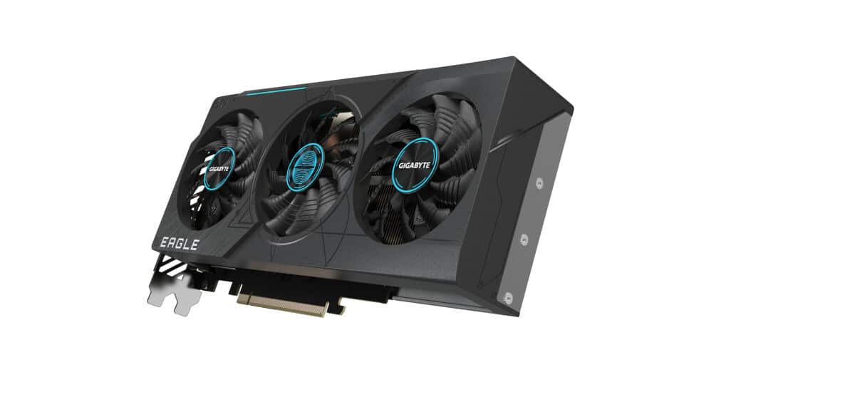 Gigabyte EAGLE GeForce RTX 4070 SUPER EAGLE OC Side Angle & Rear