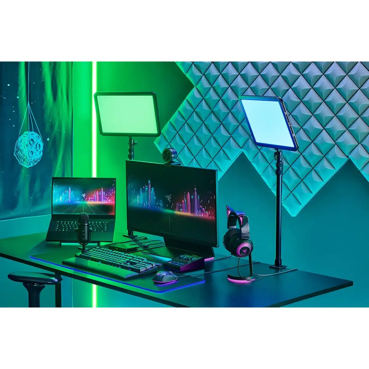 Razer - Key Light For Streaming - Chroma Set Up Front Angle