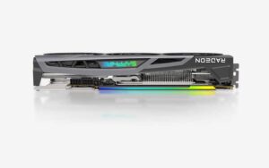 Sapphire Radeon 6800 - Side View